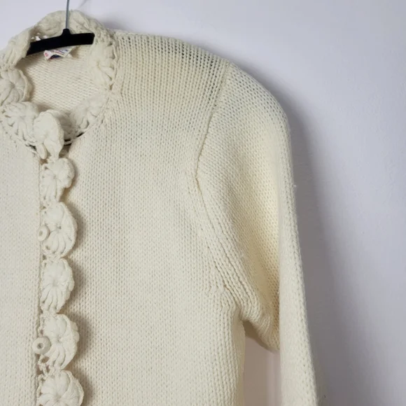 ROSANNA WHITE STANG VINTAGE 100% VIRGIN WOOL BUTTON DOWN SWEATER - Picture 5 of 8